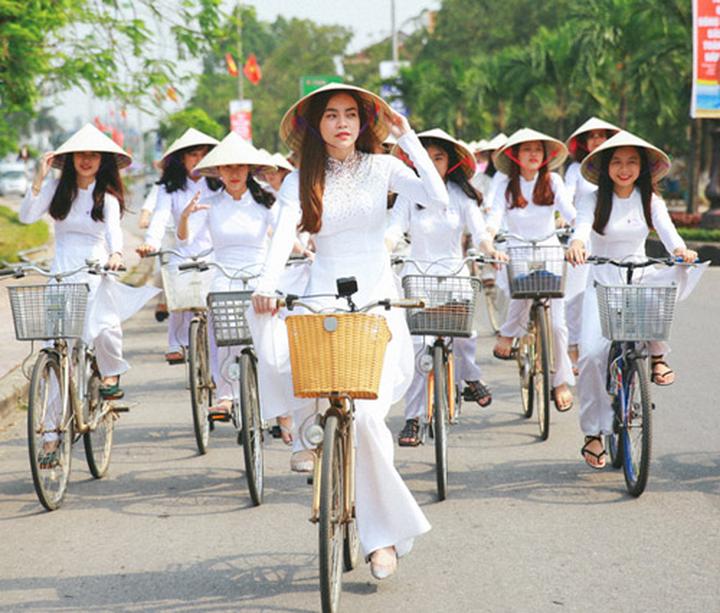 Sự Bùng Nổ Của Video Ngắn và Trí Tuệ Nhân Tạo: Vai Trò Thiết Yếu Của Đào Tạo Kỹ Năng Sáng Tạo Nội Dung