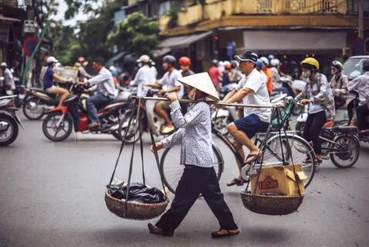 Tỏa Sáng Trên Mạng Xã Hội: Chuyên Gia Trang Điểm & Hotspot Matrix