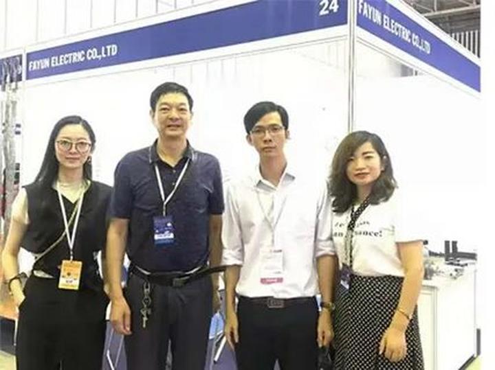Xu hướng Mua váy hoa mà không biết 4: Hotspot Matrix tiết lộ bí quyết video viral